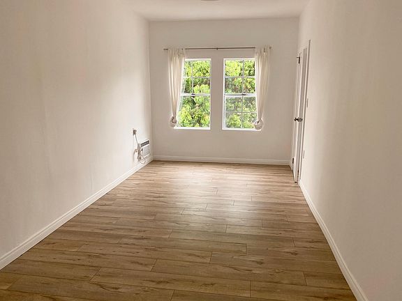 4th image of 322 E Avenue 31