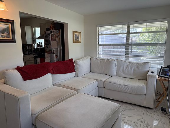 2nd image of 815 S Palmetto Ave APT 1