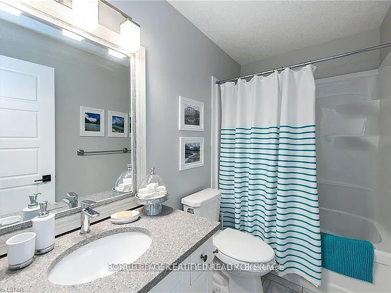 940 Reeves Ave — Photo 30
