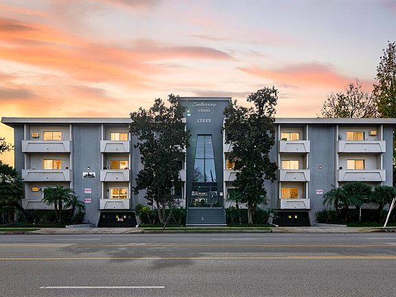 4th image of 13860 Burbank Blvd #7104