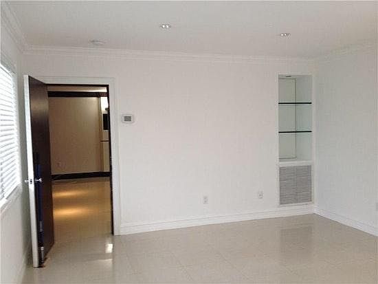 5th image of 20951 NE 24th Ave