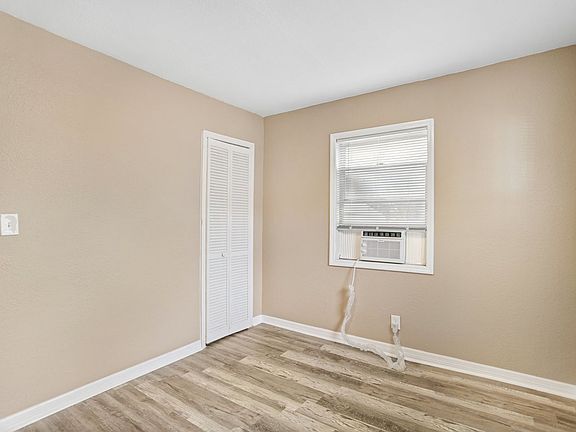 5th image of 2552 27th Ave N