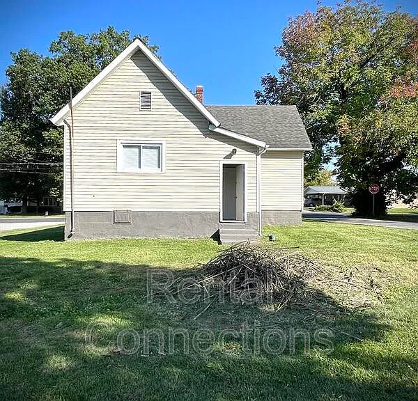 300 N Bentley St — Photo 10