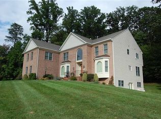 1097 Liberty Meeting Ct, Herndon, VA 20170