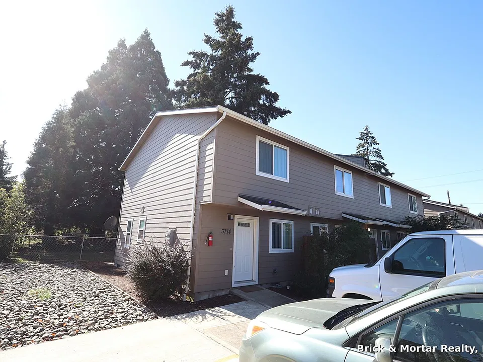 3760-3774 Hawthorne Ave NE