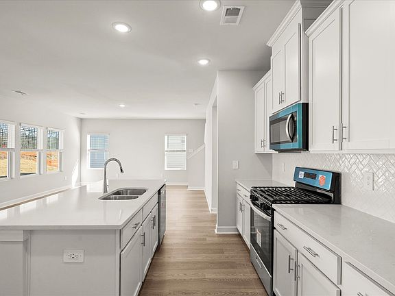 Welcome to the Brentwood floorplan at The Farm at Wells Creek - Signature Collection.