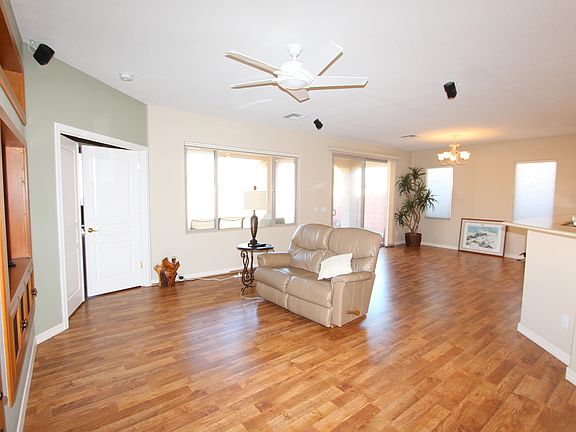 2nd image of 3030 E Gleneagle Dr