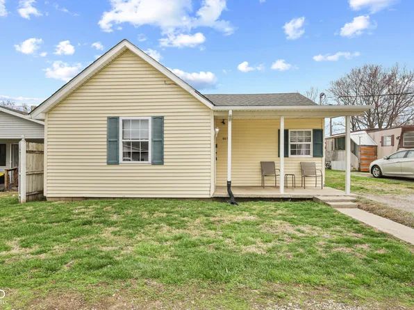 903 1/2 S Pleasant St, Edinburgh, IN 46124