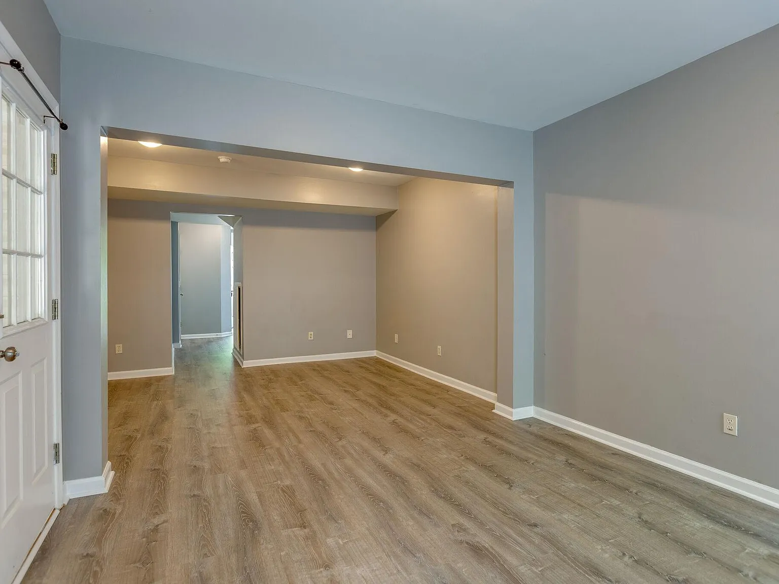 3 bed, 2.5 bath, 2140 sqft, $2,700 — Photo 2