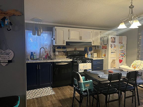 3rd image of 1401 N 23rd St Trlr 32