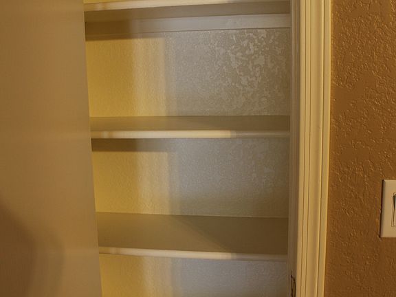 5th image of 649 W Sierra Madre Ave