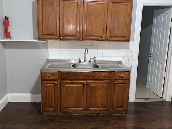 5th image of 0 Saint Pauls Ave #3