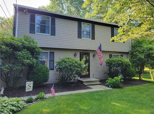 36 Arcadia Dr, North Kingstown, RI 02852