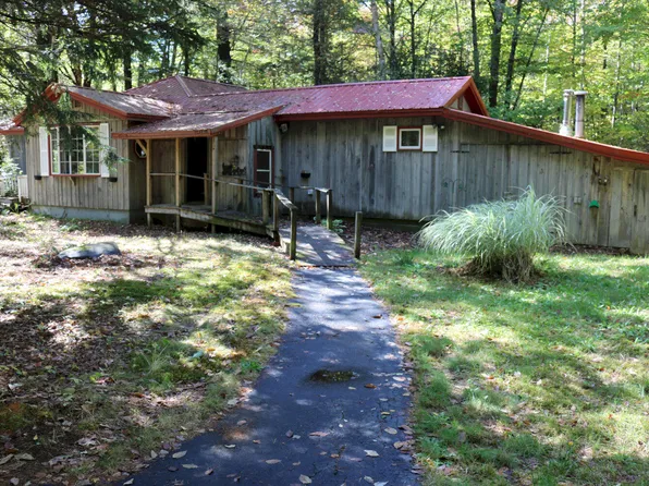 1959 Canaan Road, Hartland, ME 04943