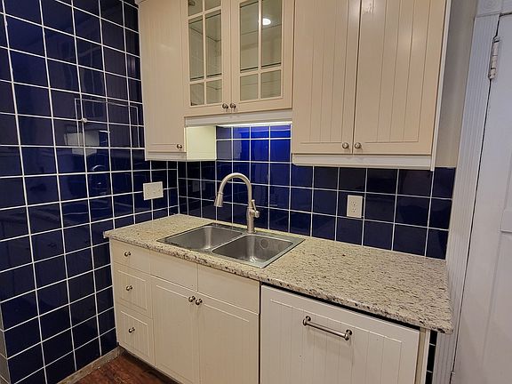 5th image of 2630 1st St N APT A