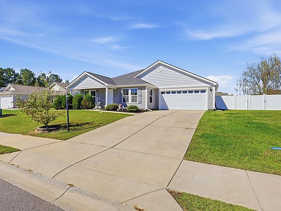 2nd image of 824 Kershaw Rd.