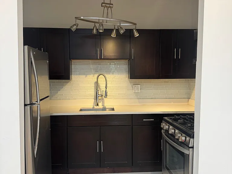 228 Monroe St #4 — Photo 3