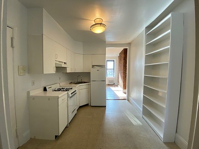 2nd image of 307 E 84th St APT 5FW