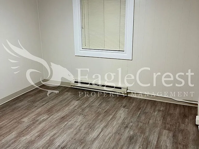 172 Brock St — Photo 15