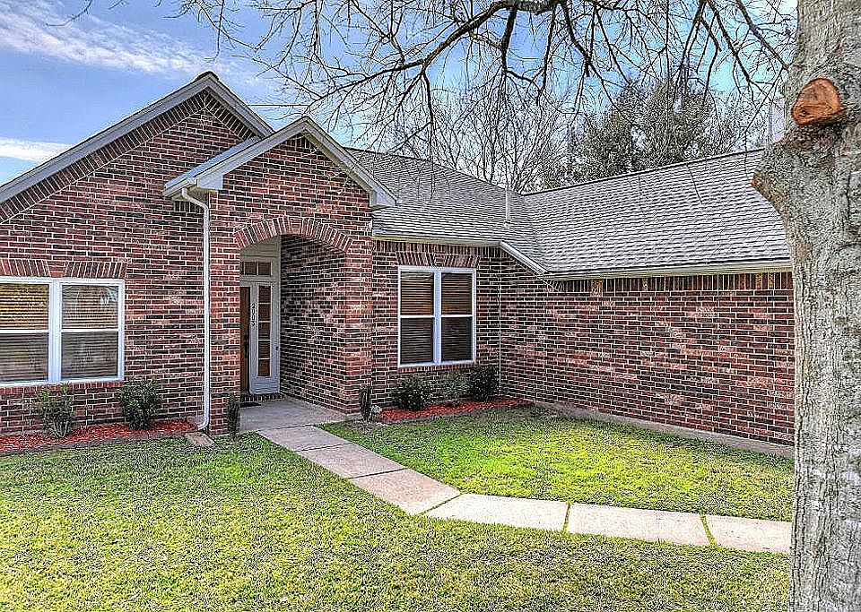 1st image of 2903 Potomac Dr