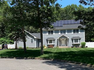 3 Constant Ct, Rocky Point, NY 11778