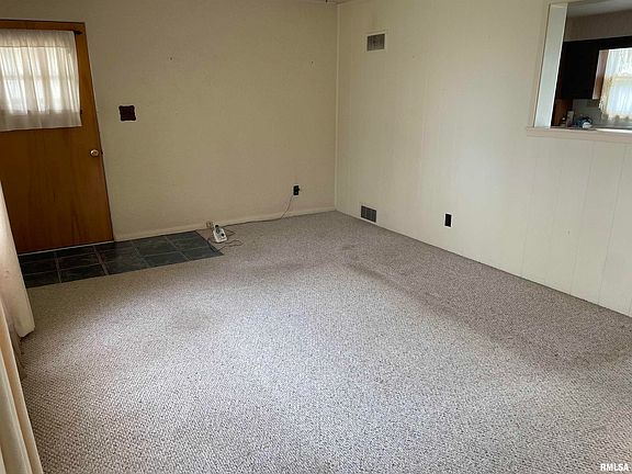 5th image of 510 W Ash St