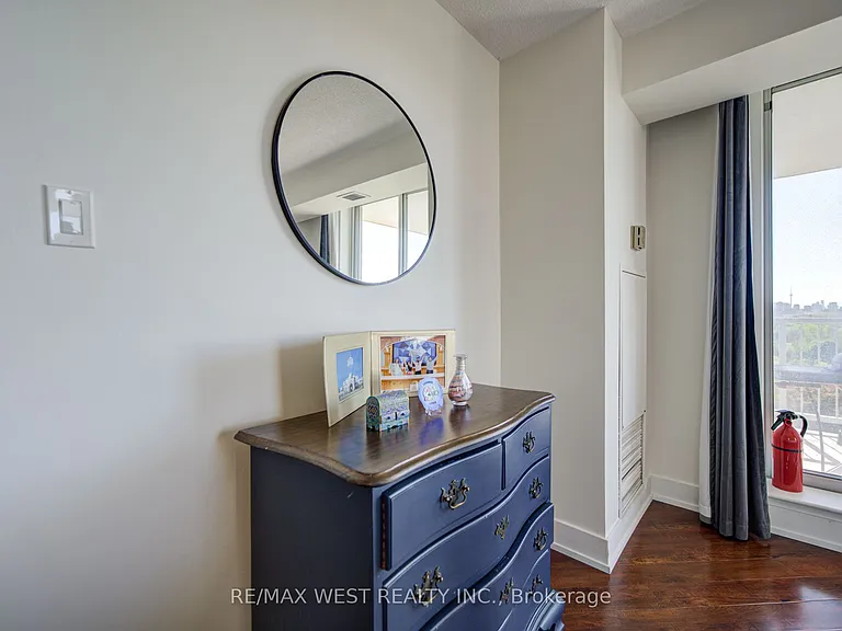 3559 Eglinton Ave W #1309 — Photo 17