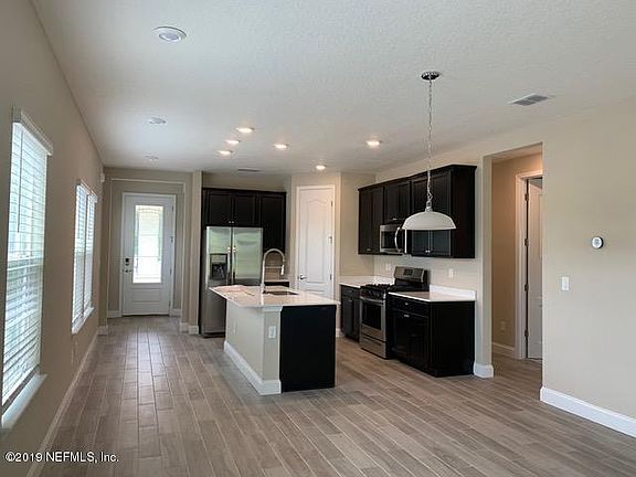 3rd image of 412 Sweet Oak Way