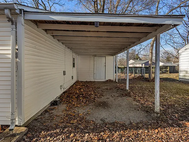 1902 Meadow Dr — Photo 26
