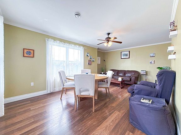 2nd image of 154 Cumberland St #5