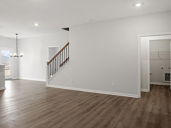 4th image of 119 White Oak Garden Way