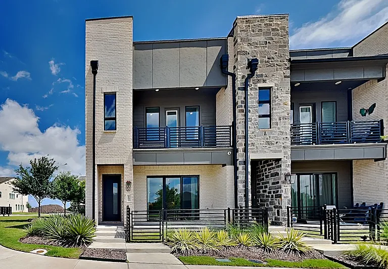 1192 Daybreak Dr — Photo 1