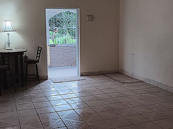 Unit 3, living/dining room 