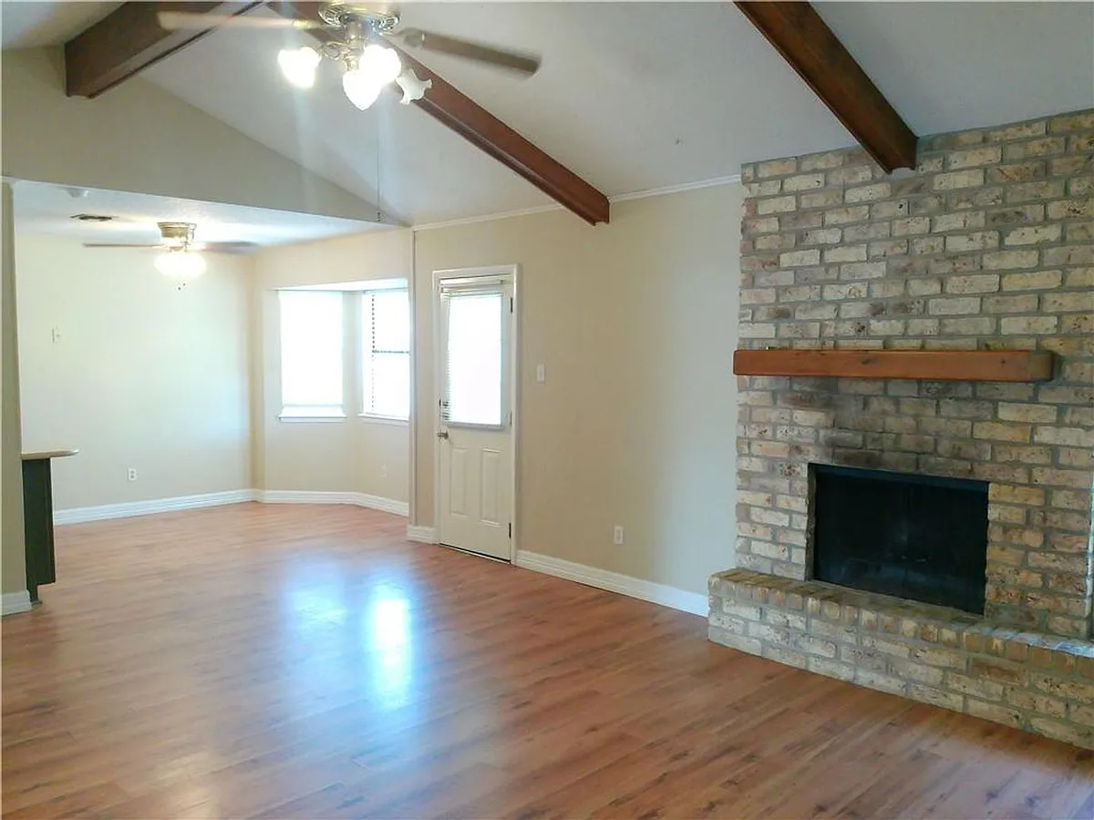 Building Photo - 538 Vega Dr