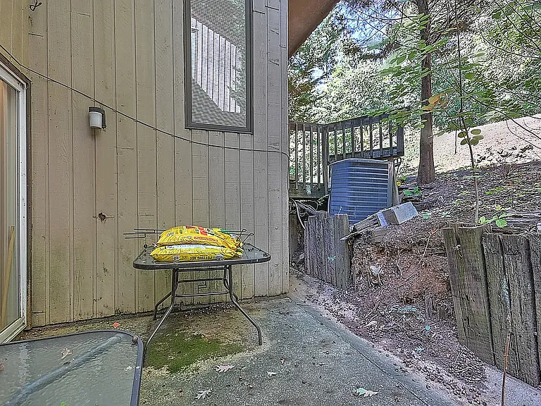 109 Beechnut St #7 — Photo 4