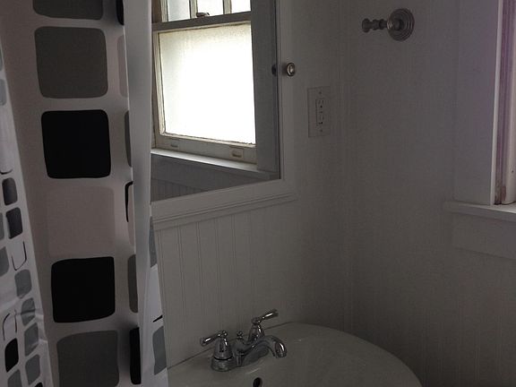 3rd image of 409 Elizabeth Ave