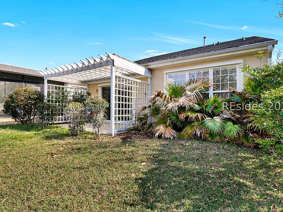 3rd image of 10 Pomegranate Ln