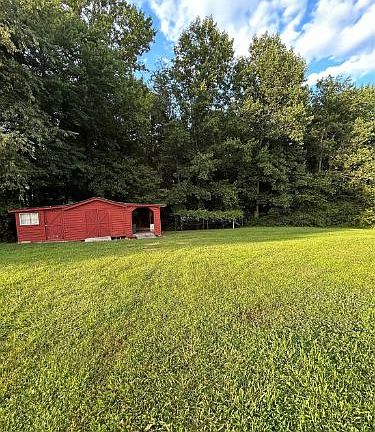 4th image of 3012 Farm Pond Ln