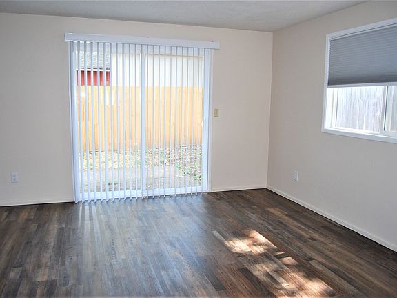 5th image of 908 Pecan Ct Unit B