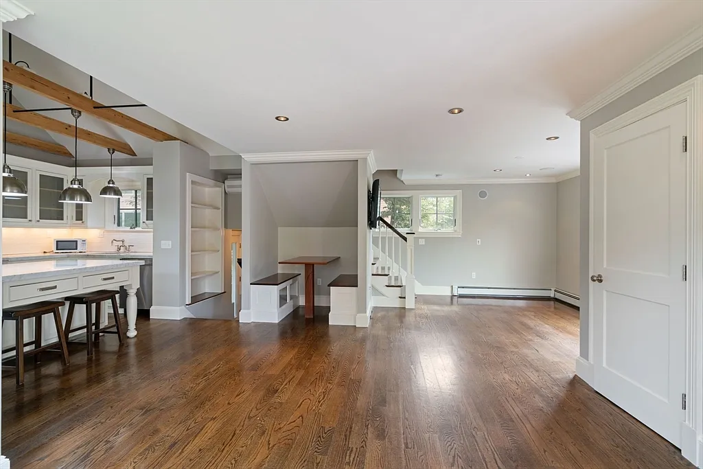 2 bed, 2.5 bath, 1664 sqft, $5,100 — Photo 3