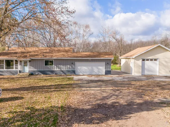 N1411 North Rd, Greenville, WI 54942