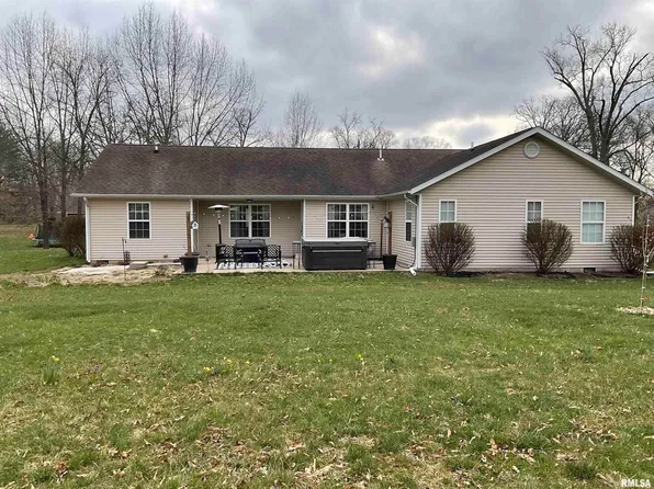 17543 N Old Salem Rd, Mount Vernon, IL 62864