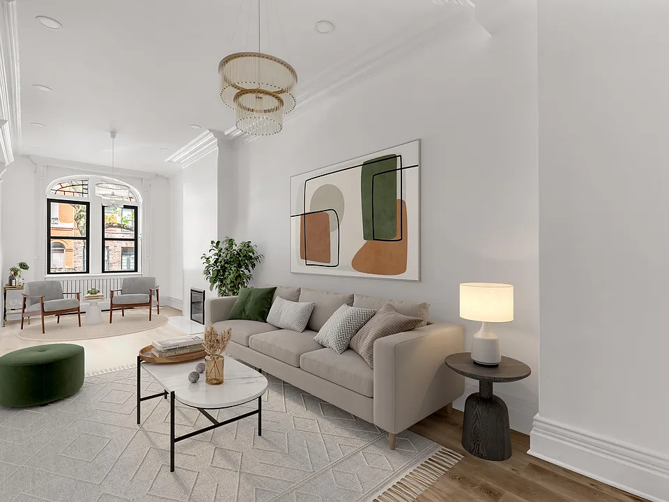 128 Manhattan Ave