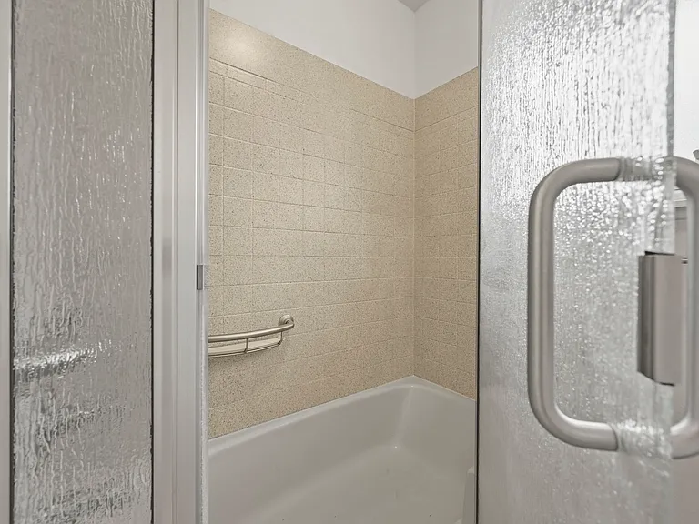3018 Roche Dr N — Photo 15
