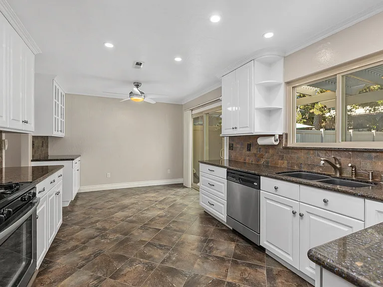 6728 Antilope St — Photo 22