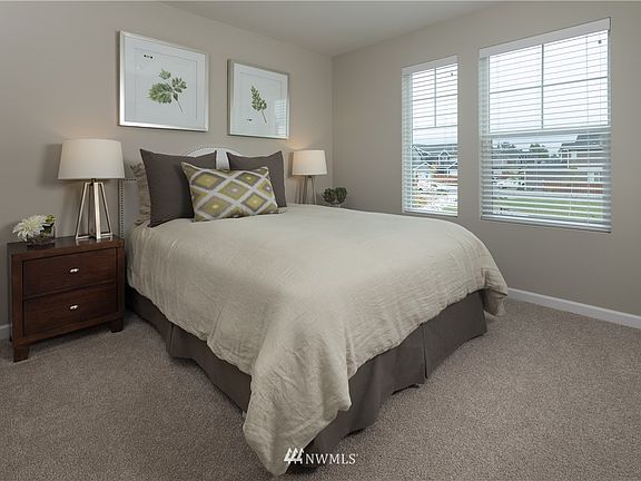 4th image of 4632 31st AVE Avenue SE #319
