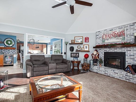4th image of 29 Granada Cir