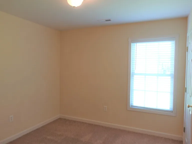 129 River Oaks Cir — Photo 15