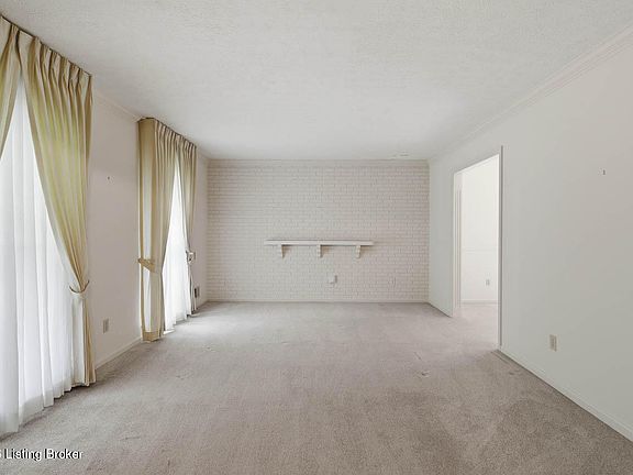 2nd image of 2724 Windsor Forest Dr