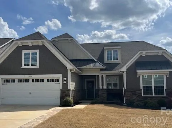 1228 Dali Blvd, Mount Holly, NC 28120